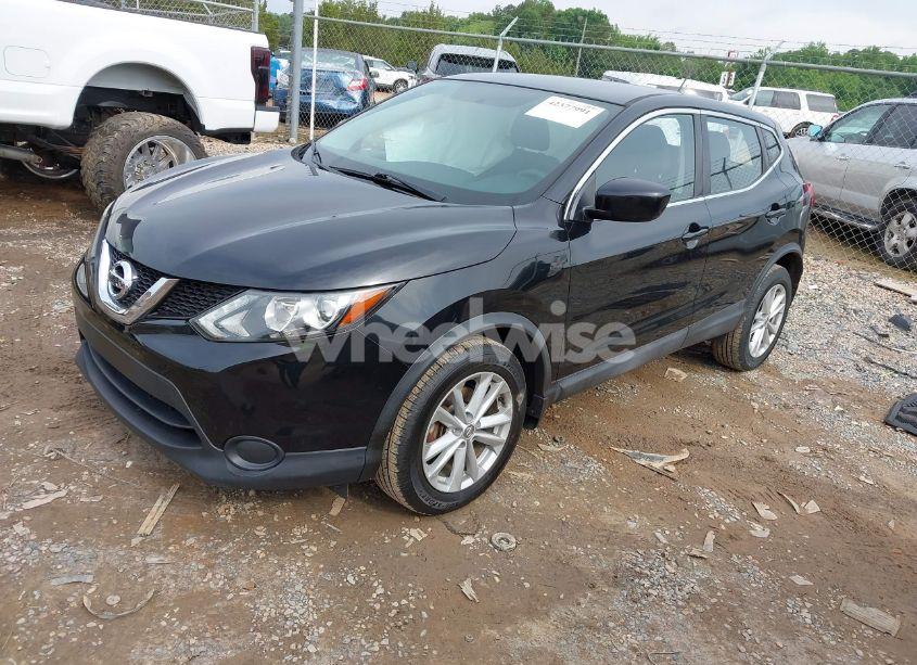 Photo 2 of 2017 Nissan Rogue SPORT S/SV/SL (VIN JN1BJ1CR3HW101213)