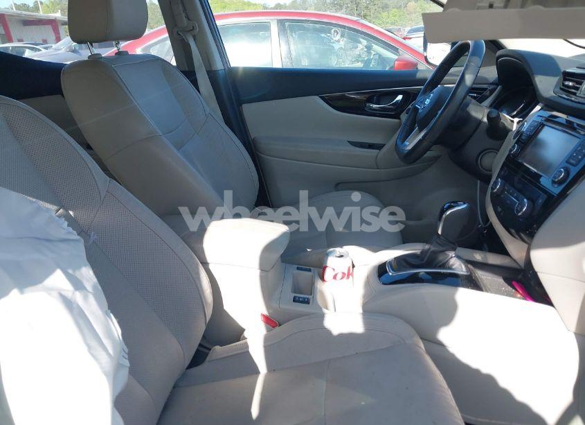 Photo 5 of 2017 Nissan Rogue SPORT SL (VIN JN1BJ1CR3HW108985)