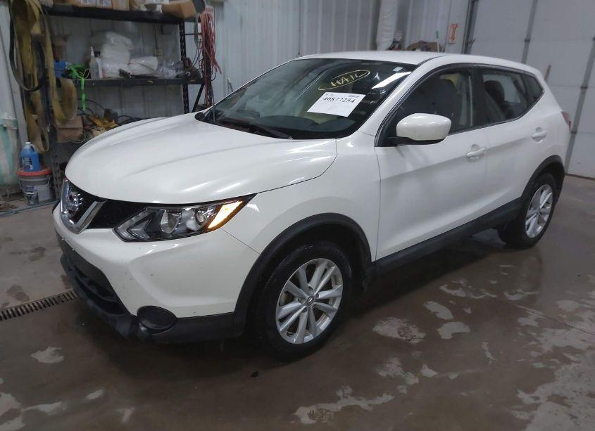 Photo 2 of 2017 Nissan Rogue SPORT S (VIN JN1BJ1CR3HW111627)