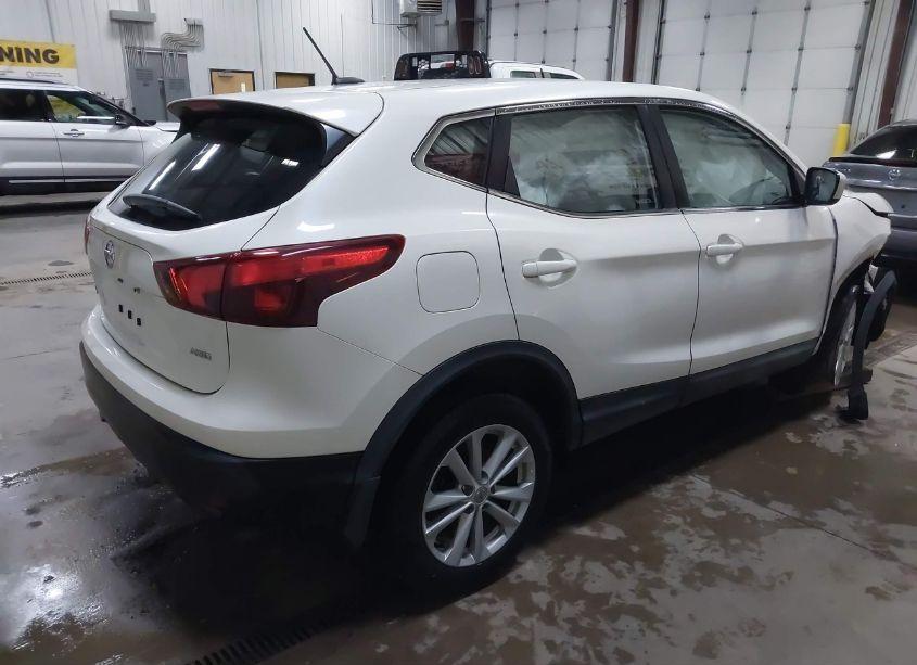 Photo 4 of 2017 Nissan Rogue SPORT S (VIN JN1BJ1CR3HW111627)