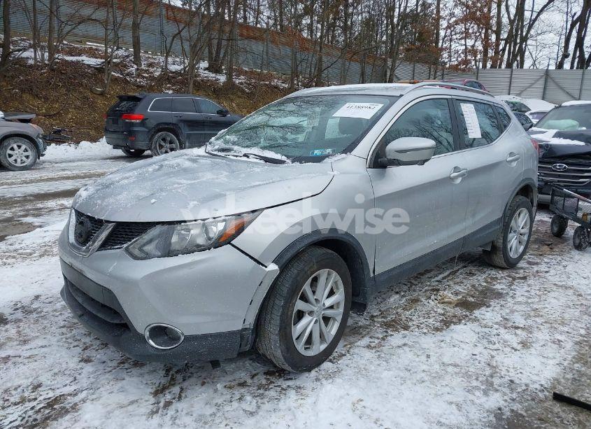 Photo 2 of 2017 Nissan Rogue SPORT SV (VIN JN1BJ1CR3HW126841)
