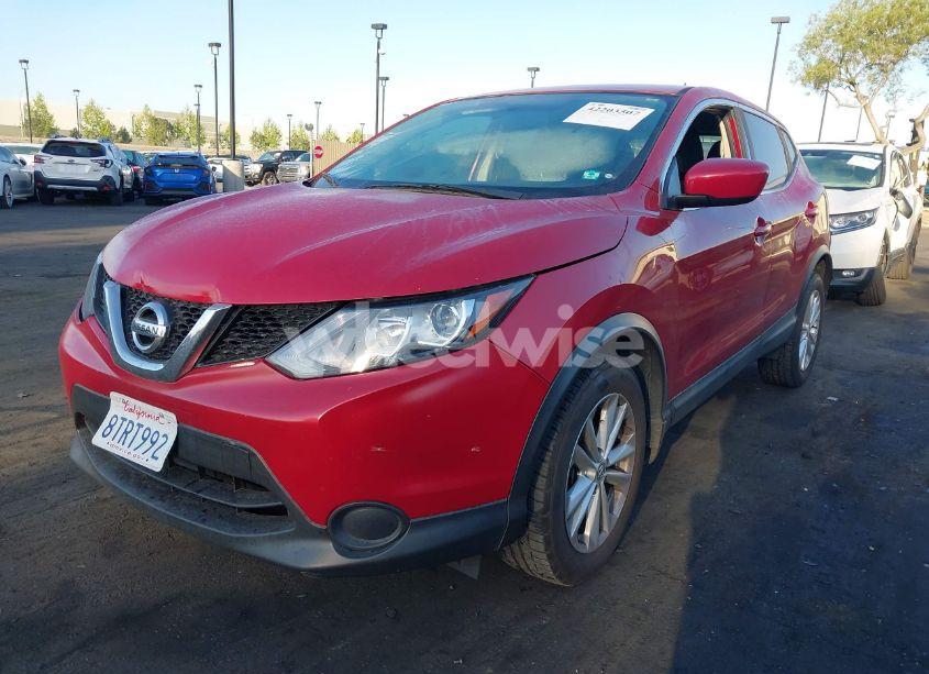 Photo 2 of 2017 Nissan Rogue SPORT S (VIN JN1BJ1CR3HW134258)