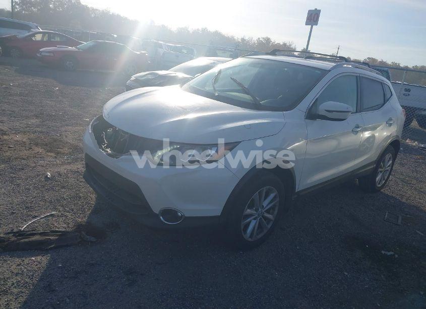 Photo 2 of 2017 Nissan Rogue SPORT SV (VIN JN1BJ1CR3HW142926)