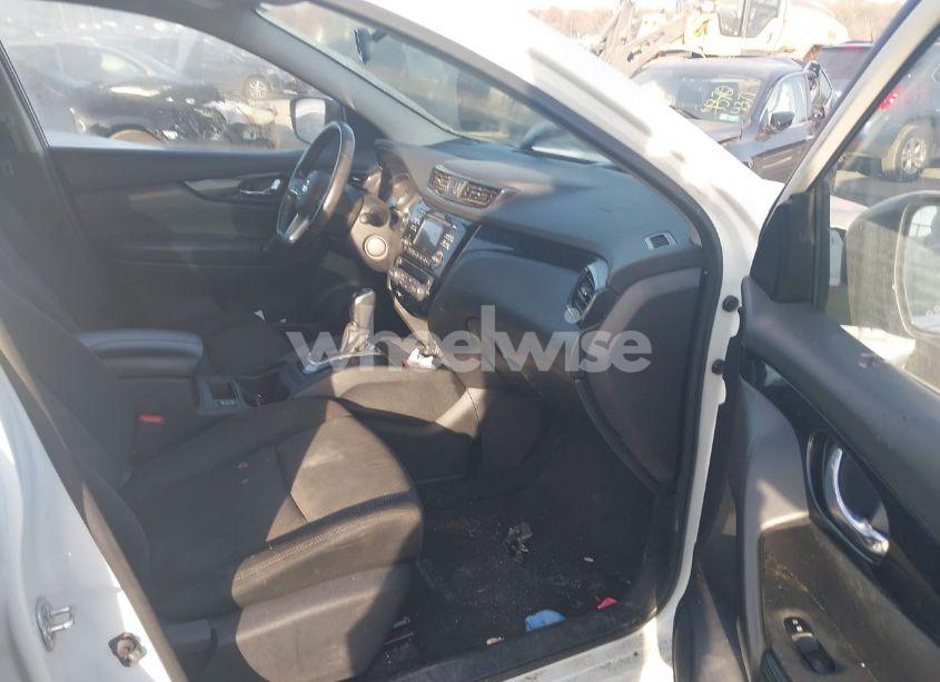 Photo 5 of 2017 Nissan Rogue SPORT SV (VIN JN1BJ1CR3HW142926)