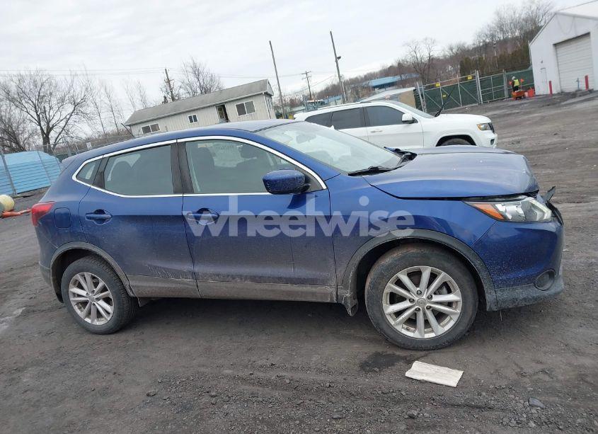 Photo 13 of 2018 Nissan Rogue SPORT S (VIN JN1BJ1CR3JW202239)