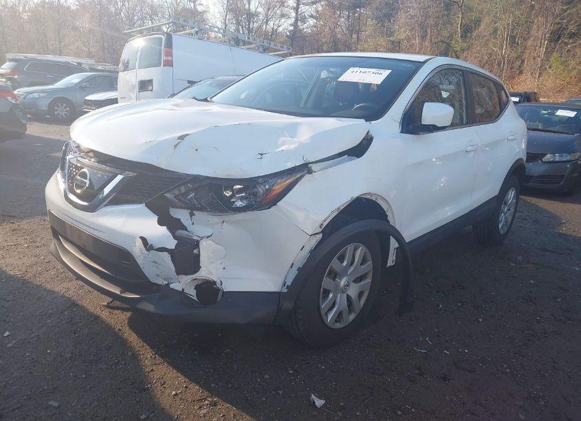 Photo 2 of 2018 Nissan Rogue SPORT S (VIN JN1BJ1CR3JW251151)