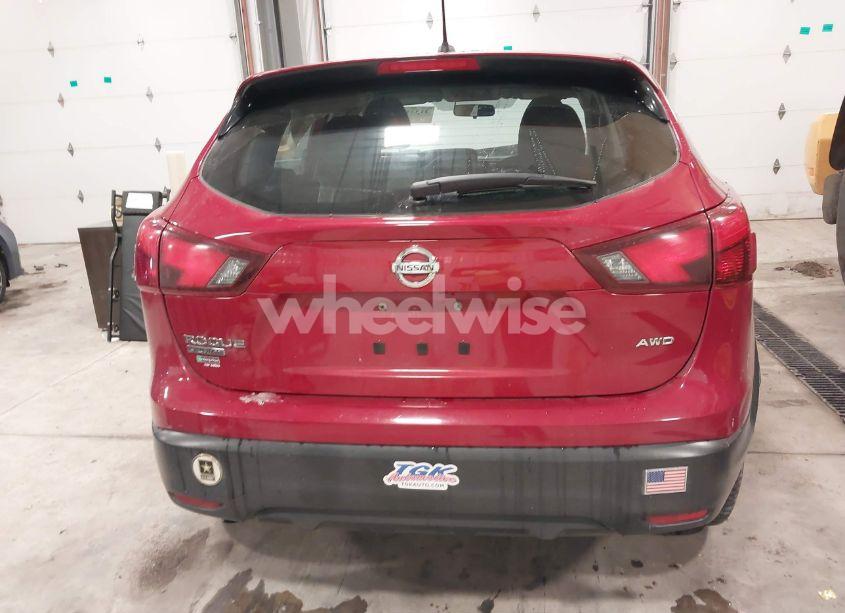 Photo 16 of 2018 Nissan Rogue SPORT S (VIN JN1BJ1CR3JW258990)