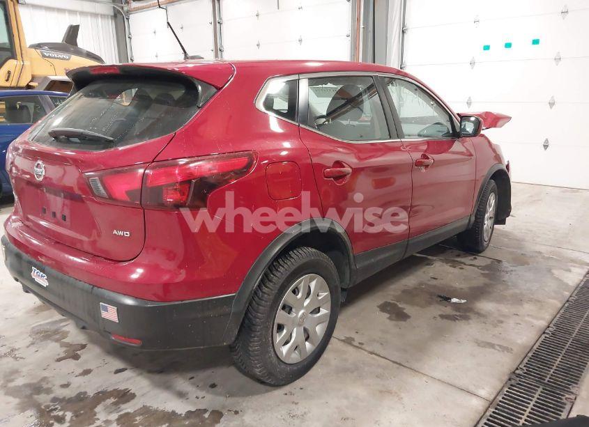 Photo 4 of 2018 Nissan Rogue SPORT S (VIN JN1BJ1CR3JW258990)