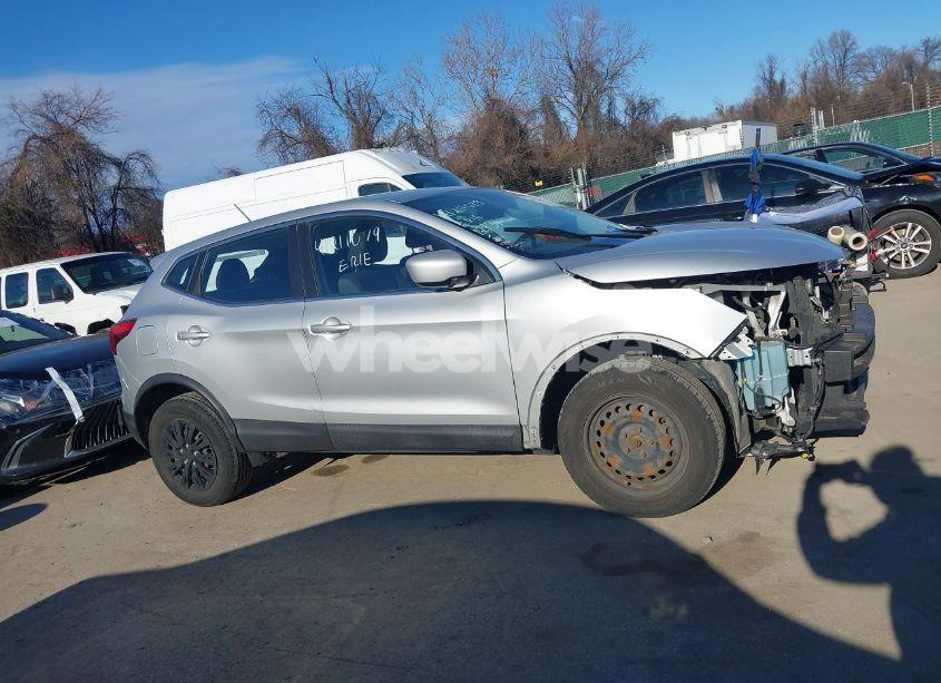 Photo 14 of 2018 Nissan Rogue SPORT S (VIN JN1BJ1CR3JW260514)