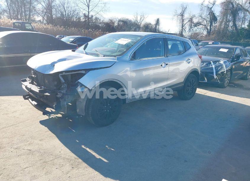 Photo 2 of 2018 Nissan Rogue SPORT S (VIN JN1BJ1CR3JW260514)