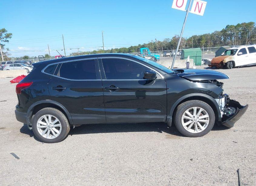 Photo 13 of 2018 Nissan Rogue SPORT S (VIN JN1BJ1CR3JW267396)