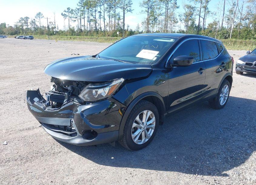 Photo 2 of 2018 Nissan Rogue SPORT S (VIN JN1BJ1CR3JW267396)