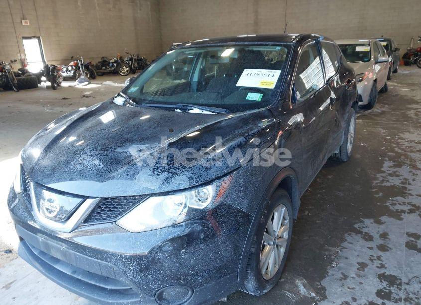 Photo 2 of 2019 Nissan Rogue SPORT S (VIN JN1BJ1CR3KW323001)