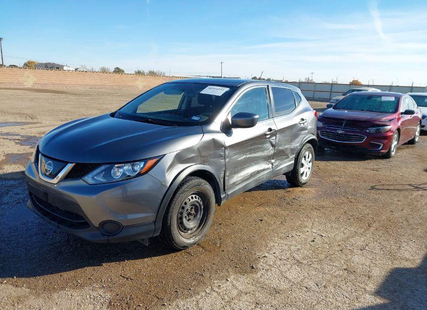 Photo 2 of 2019 Nissan Rogue SPORT S (VIN JN1BJ1CR3KW337724)