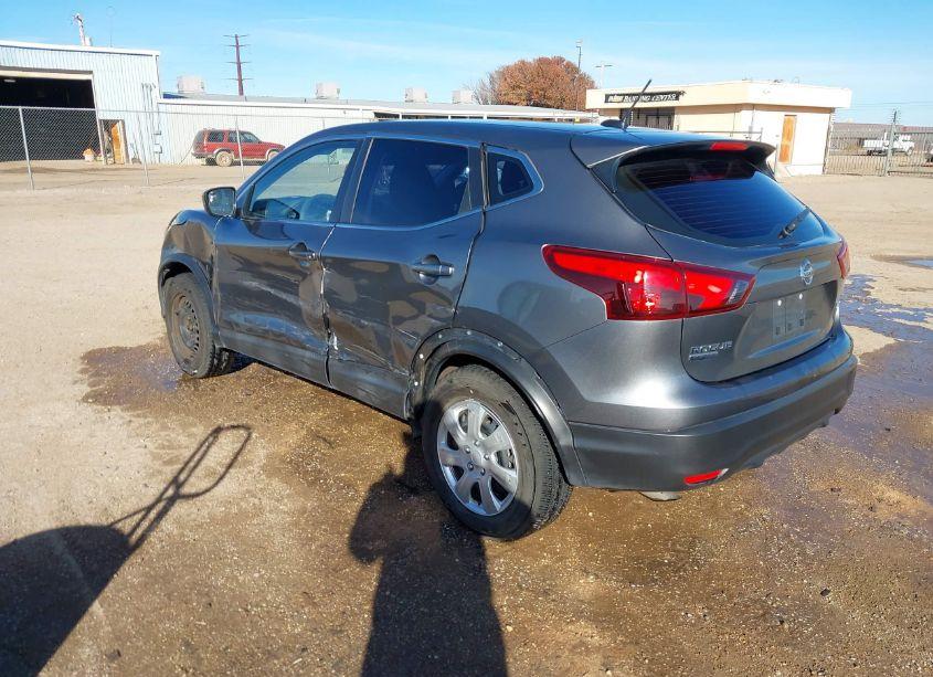 Photo 3 of 2019 Nissan Rogue SPORT S (VIN JN1BJ1CR3KW337724)