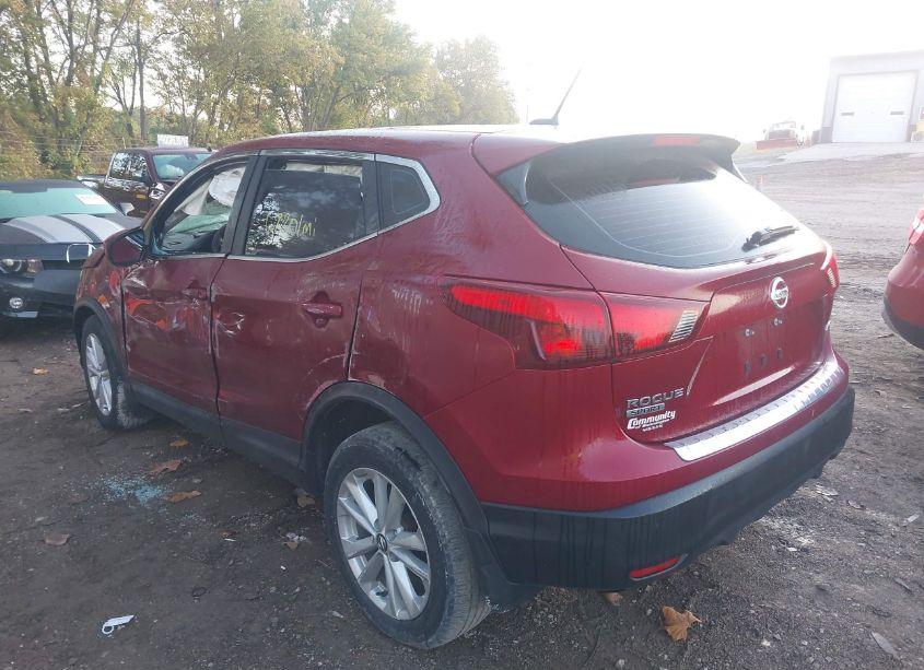 Photo 3 of 2019 Nissan Rogue SPORT S (VIN JN1BJ1CR3KW337917)