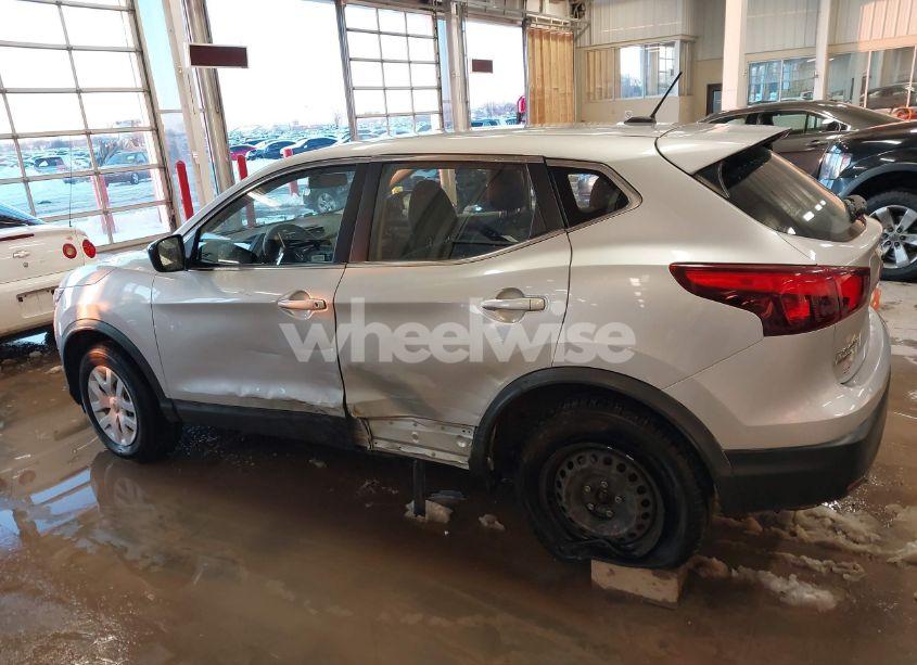Photo 14 of 2019 Nissan Rogue SPORT S (VIN JN1BJ1CR3KW345435)