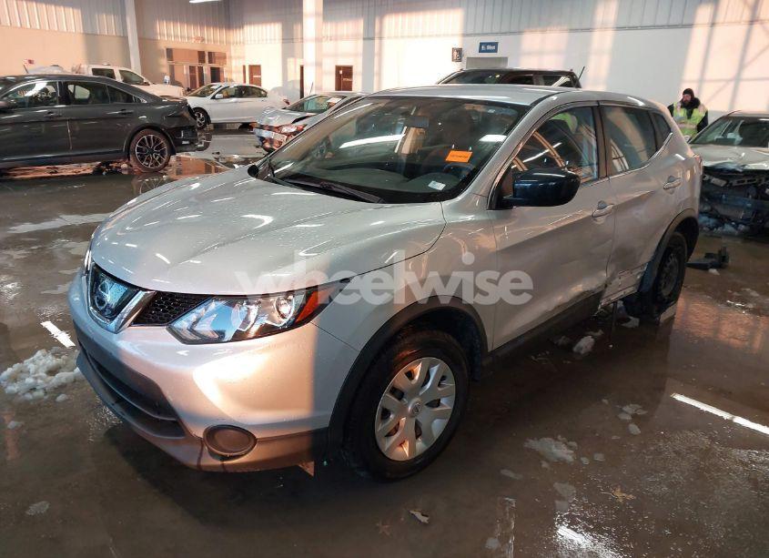 Photo 2 of 2019 Nissan Rogue SPORT S (VIN JN1BJ1CR3KW345435)