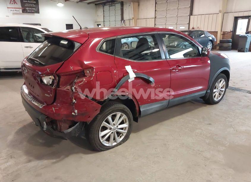 Photo 4 of 2017 Nissan Rogue SPORT S (VIN JN1BJ1CR4HW102659)