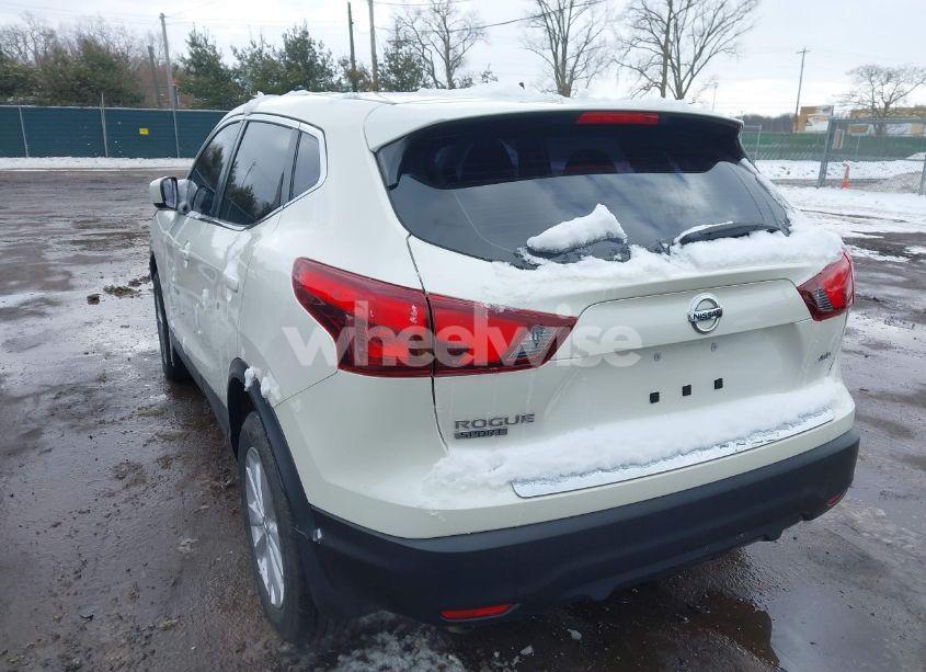 Photo 3 of 2017 Nissan Rogue SPORT S (VIN JN1BJ1CR4HW102872)