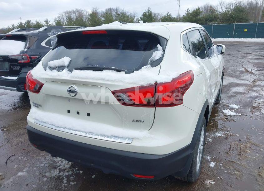 Photo 4 of 2017 Nissan Rogue SPORT S (VIN JN1BJ1CR4HW102872)
