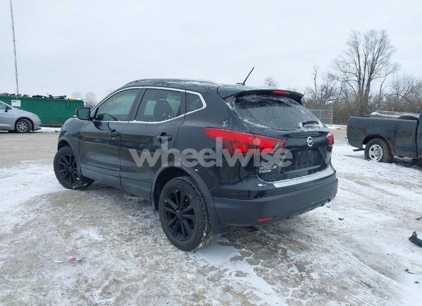 Photo 3 of 2017 Nissan Rogue SPORT SV (VIN JN1BJ1CR4HW103777)