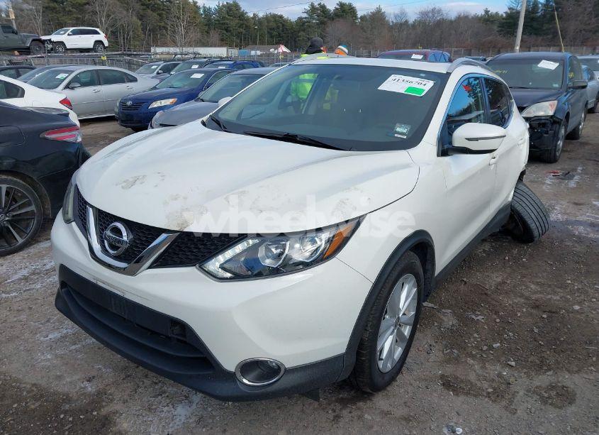 Photo 2 of 2017 Nissan Rogue SPORT SV (VIN JN1BJ1CR4HW122099)