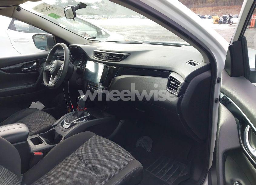 Photo 5 of 2017 Nissan Rogue SPORT SV (VIN JN1BJ1CR4HW122099)