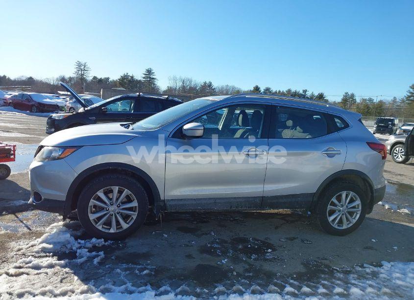 Photo 14 of 2017 Nissan Rogue SPORT SV (VIN JN1BJ1CR4HW126640)