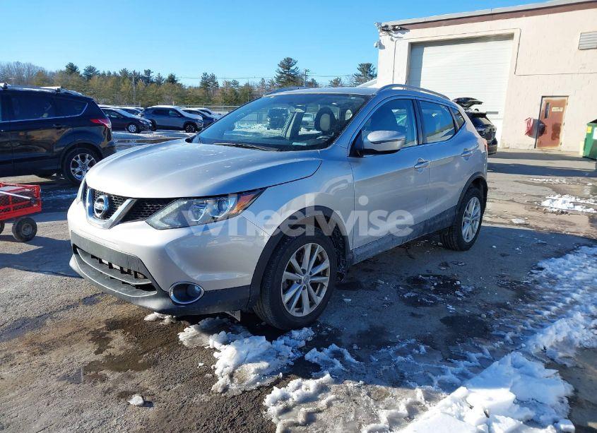Photo 2 of 2017 Nissan Rogue SPORT SV (VIN JN1BJ1CR4HW126640)