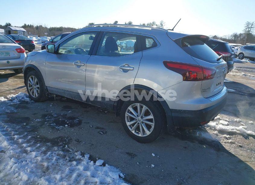 Photo 3 of 2017 Nissan Rogue SPORT SV (VIN JN1BJ1CR4HW126640)