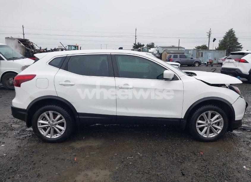 Photo 13 of 2017 Nissan Rogue SPORT S (VIN JN1BJ1CR4HW134205)