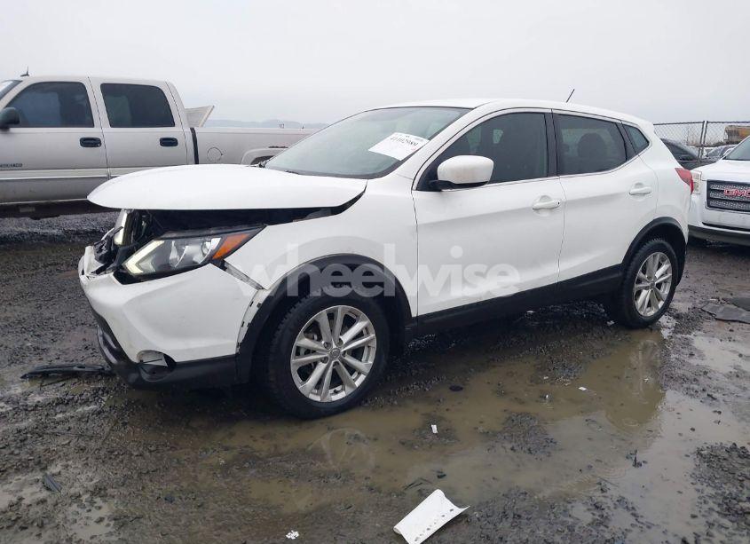 Photo 2 of 2017 Nissan Rogue SPORT S (VIN JN1BJ1CR4HW134205)