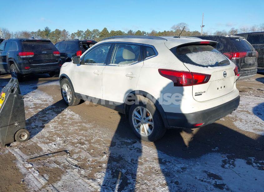 Photo 3 of 2018 Nissan Rogue SPORT SV (VIN JN1BJ1CR4JW251143)