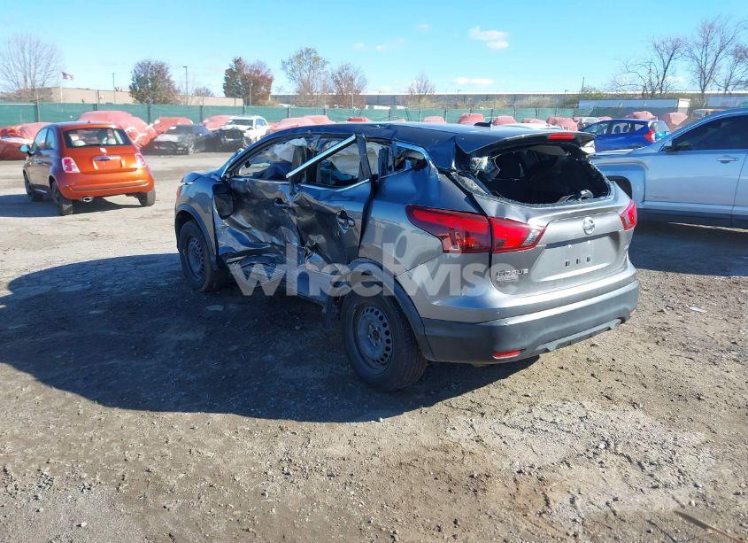 Photo 3 of 2018 Nissan Rogue SPORT S (VIN JN1BJ1CR4JW281565)