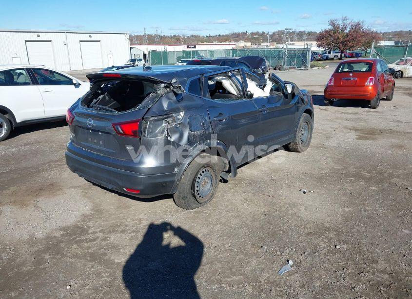 Photo 4 of 2018 Nissan Rogue SPORT S (VIN JN1BJ1CR4JW281565)