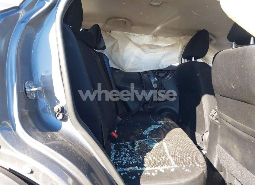 Photo 8 of 2018 Nissan Rogue SPORT S (VIN JN1BJ1CR4JW281565)