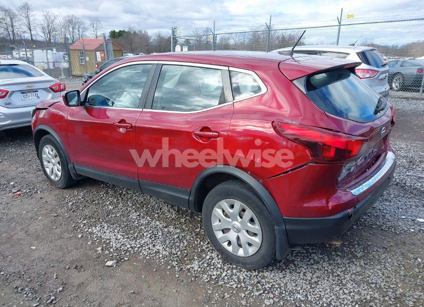 Photo 3 of 2019 Nissan Rogue SPORT S (VIN JN1BJ1CR4KW331916)