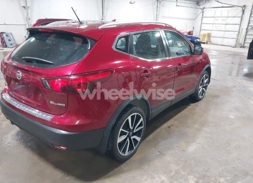Photo 4 of 2019 Nissan Rogue SPORT SL (VIN JN1BJ1CR4KW332824)