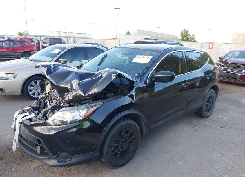 Photo 2 of 2019 Nissan Rogue SPORT S (VIN JN1BJ1CR4KW341295)