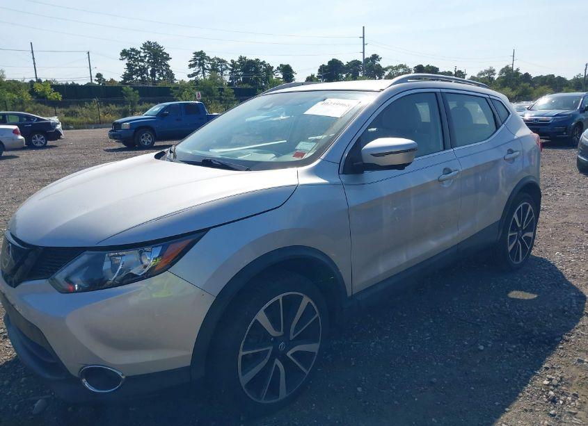 Photo 2 of 2019 Nissan Rogue SPORT SL (VIN JN1BJ1CR4KW622044)