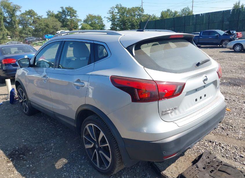 Photo 3 of 2019 Nissan Rogue SPORT SL (VIN JN1BJ1CR4KW622044)