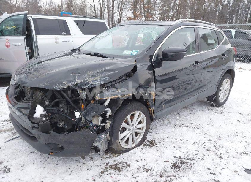 Photo 2 of 2017 Nissan Rogue SPORT SV (VIN JN1BJ1CR5HW109748)