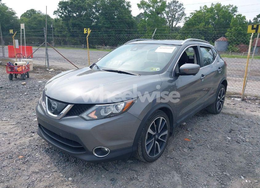 Photo 2 of 2017 Nissan Rogue SPORT SL (VIN JN1BJ1CR5HW110298)