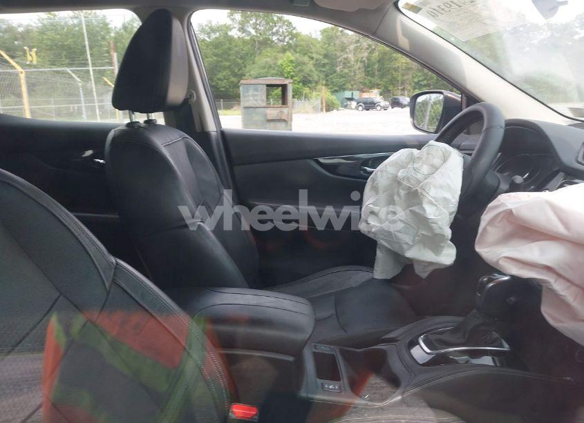 Photo 5 of 2017 Nissan Rogue SPORT SL (VIN JN1BJ1CR5HW110298)