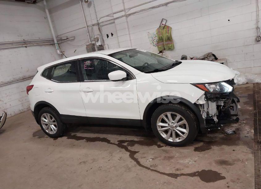 Photo 14 of 2017 Nissan Rogue SPORT S (VIN JN1BJ1CR5HW114299)