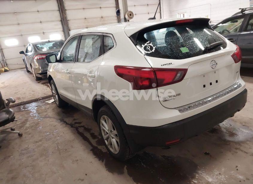 Photo 3 of 2017 Nissan Rogue SPORT S (VIN JN1BJ1CR5HW114299)