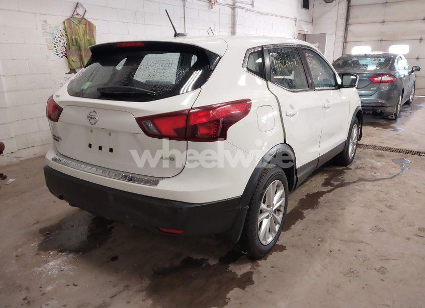 Photo 4 of 2017 Nissan Rogue SPORT S (VIN JN1BJ1CR5HW114299)