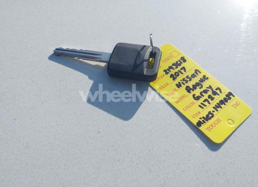 Photo 11 of 2017 Nissan Rogue SPORT S (VIN JN1BJ1CR5HW117297)