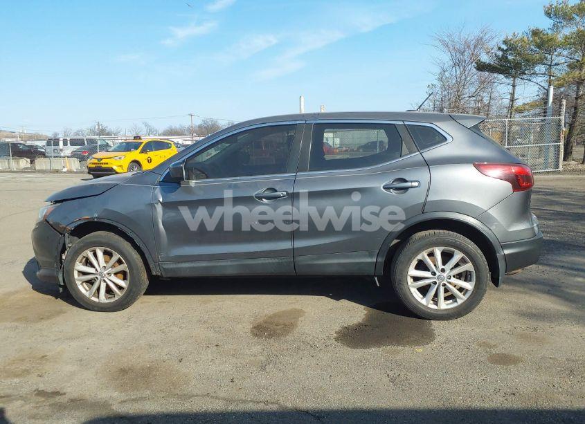 Photo 14 of 2017 Nissan Rogue SPORT S (VIN JN1BJ1CR5HW117297)